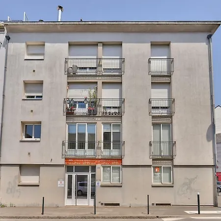 Spacious *viarme-talensac* Apartment